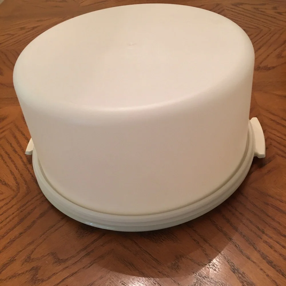 Tupperware 12” cake carrier/storage